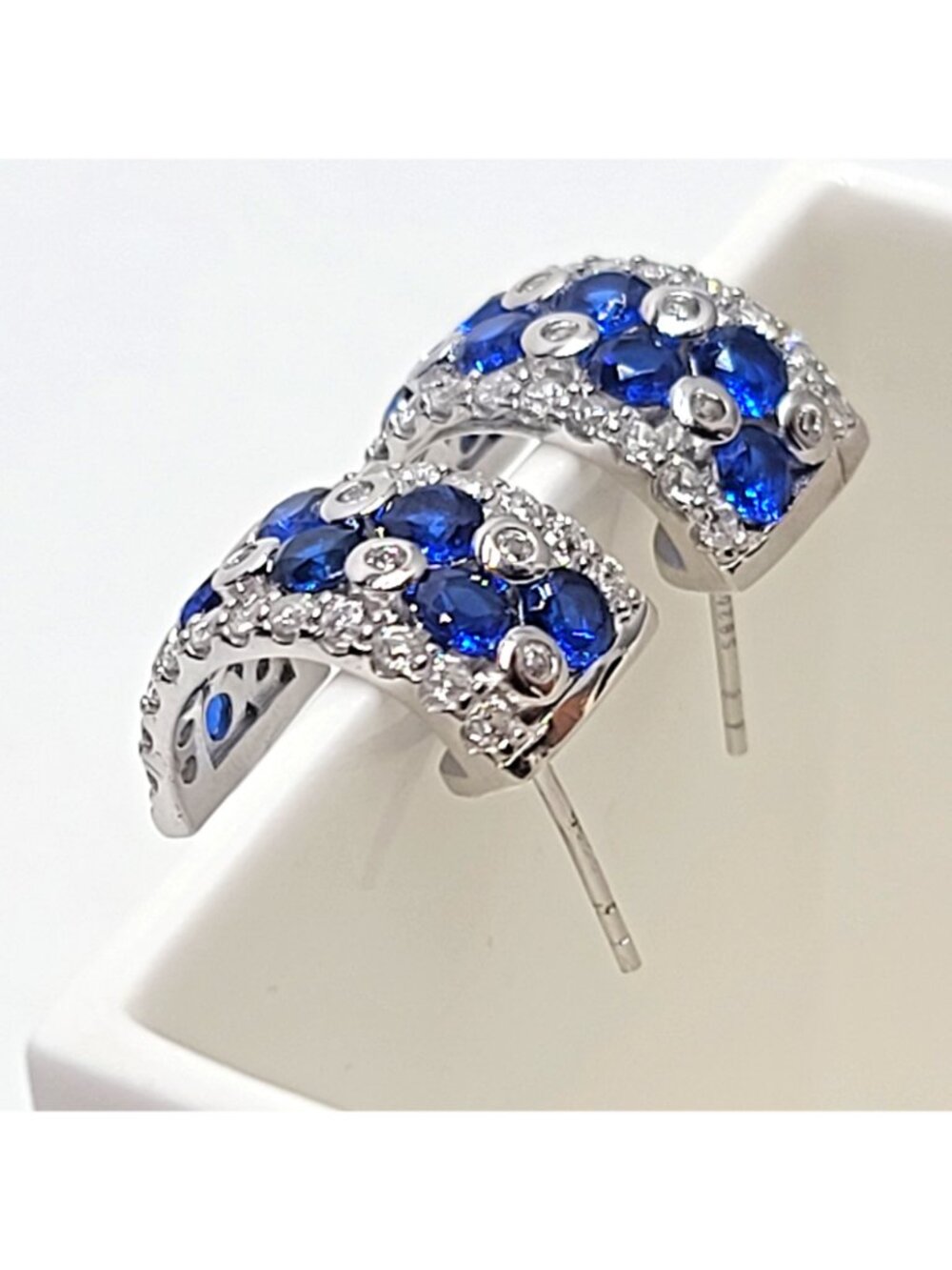 Sterling Silver Blue & Clear stone  Huggie Hoop Earrings S 925 Pierced 7.55g - Picture 2 of 9
